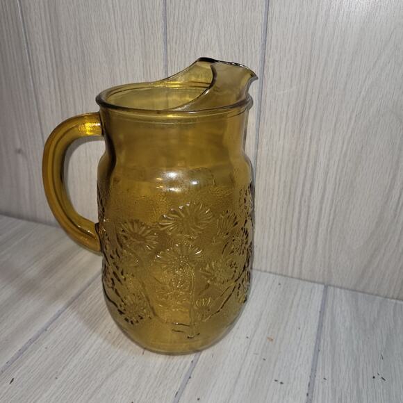 Vtg Amber Glass Pitcher With Intricate Flower Detail Retro Yellow - Picture 3 of 5